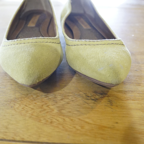Calvin Klein Pointy Toe Ballet Flat Suede Yellow - Picture 4 of 8